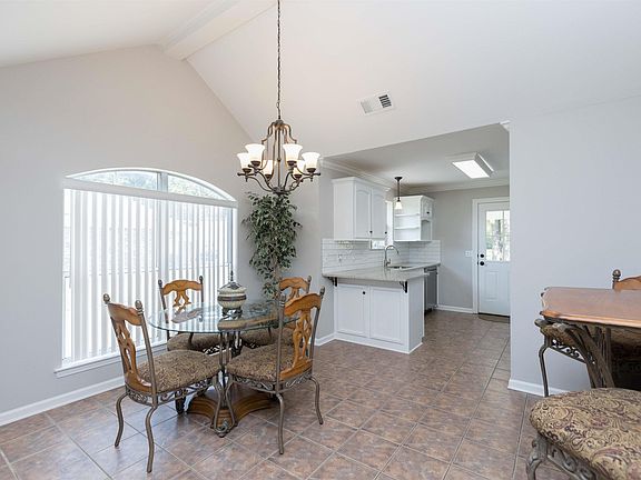 3rd image of 32526 Madeline Dr
