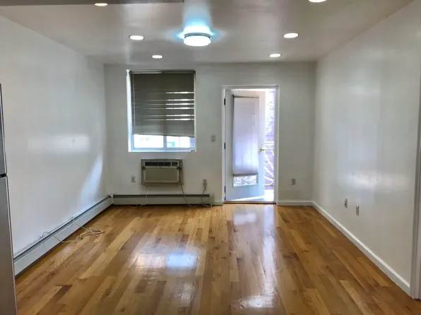 18 Eldridge St APT 4B, New York, NY 10002
