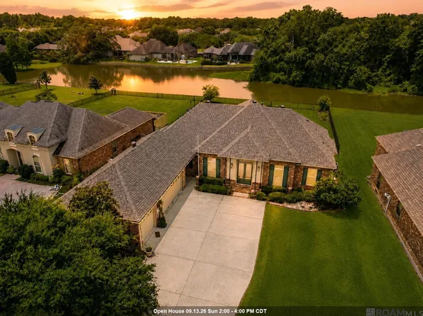12421 Oak Alley Dr, Geismar, LA 70734