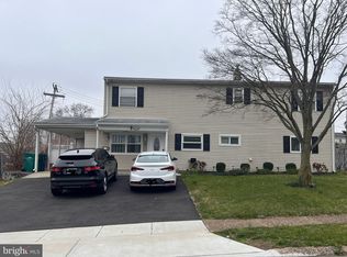 122 Idlewild Rd, Levittown, PA 19057