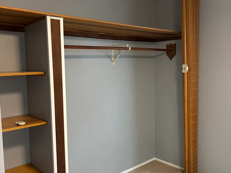 374 Raritan Dr — Photo 7