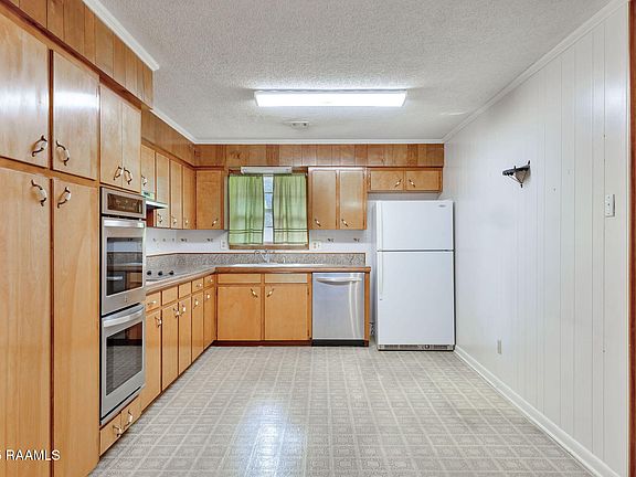 3rd image of 206 N Locksley Dr