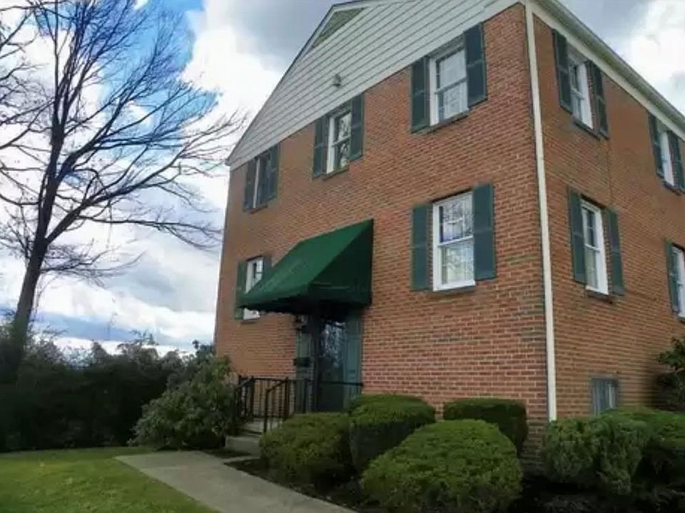 1st image of 514 Carriage Dr