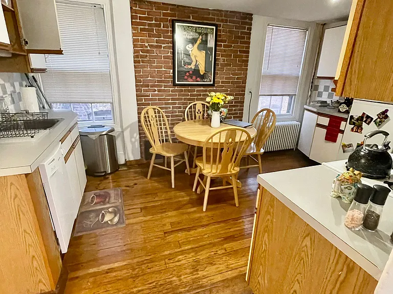23 Irving St #3 — Photo 3