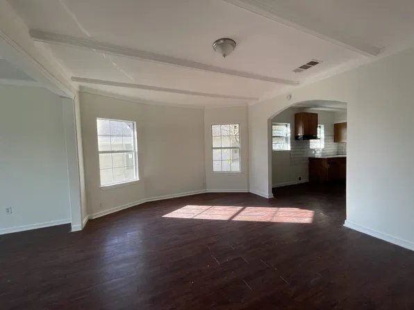 1327 E Baltimore Ave, Fort Worth, TX 76104