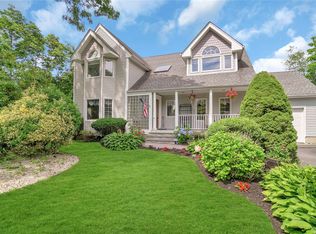 22 Brooks Ave, Nesconset, NY 11767