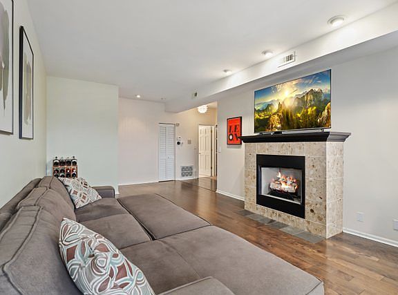 3rd image of 3304 W Cullom Ave Unit 3