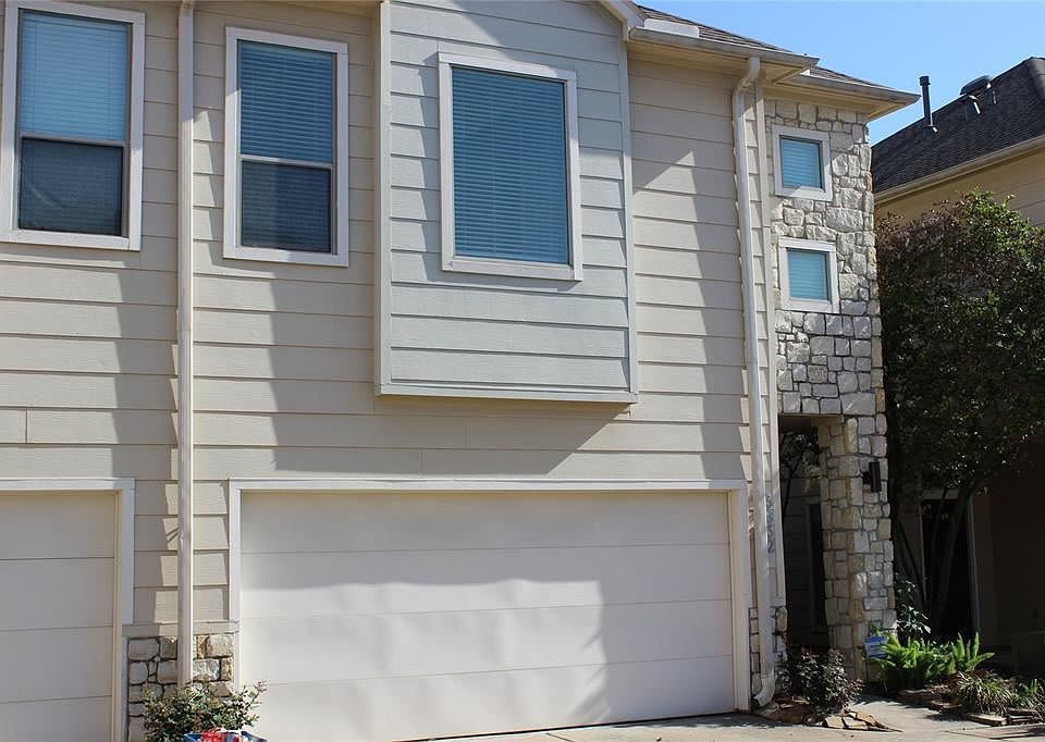 1st image of 3832 Center Plaza Dr