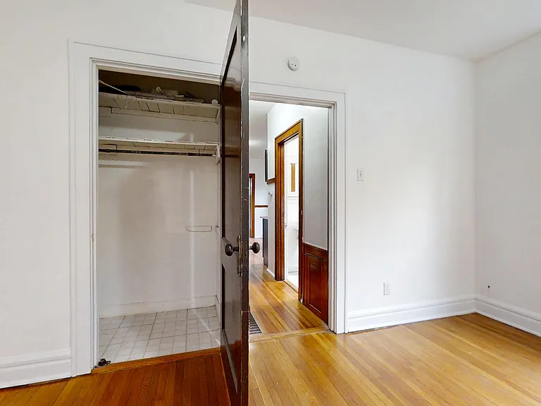 3704 Fairview Ave #2W — Photo 9