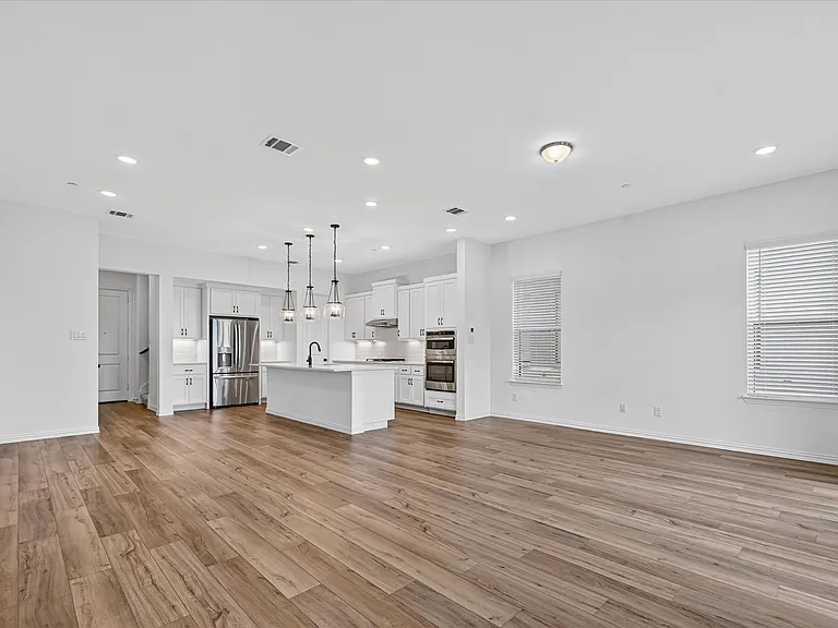 1183 Doris May Dr — Photo 5
