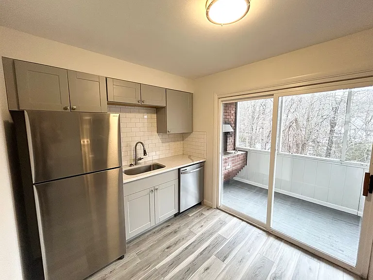 12-14 Arbor Hill Dr — Photo 3