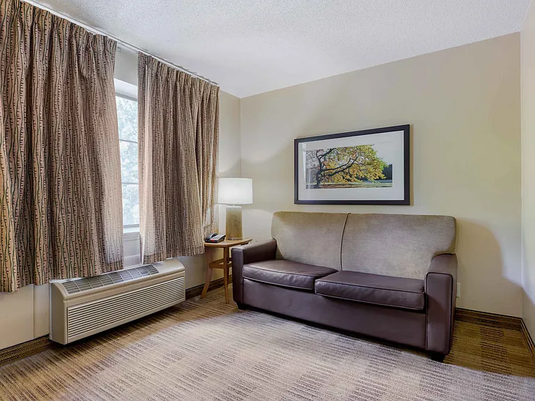 Deluxe Studio - 2 Full Beds