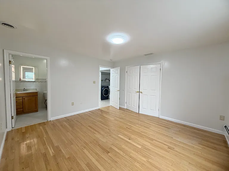 361 Fort Lee Rd #1 — Photo 6
