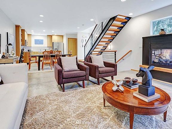 5th image of 1113 NE 78th St
