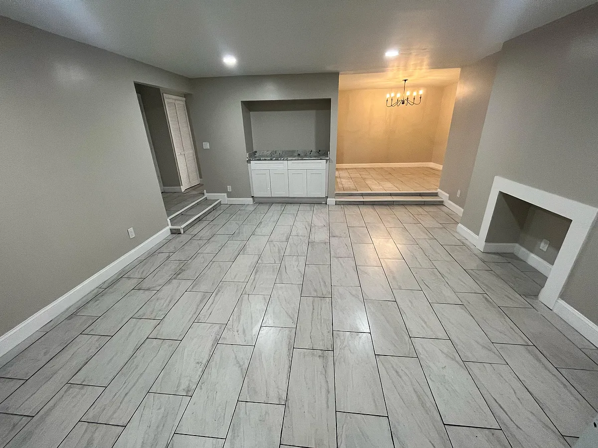 Building Photo - 3575 Oakvale Rd #901