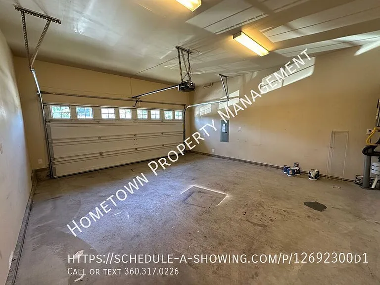 3332 Juno Ct NE — Photo 16