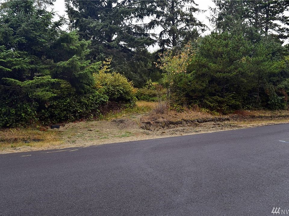2nd image of 821 Albion Ave SE