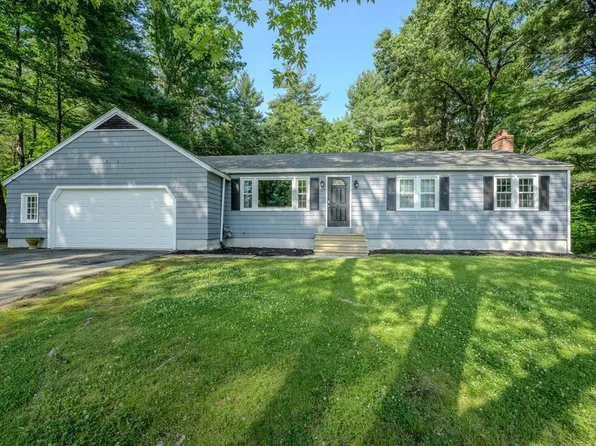 31 Horseshoe Rd, Chelmsford, MA 01824
