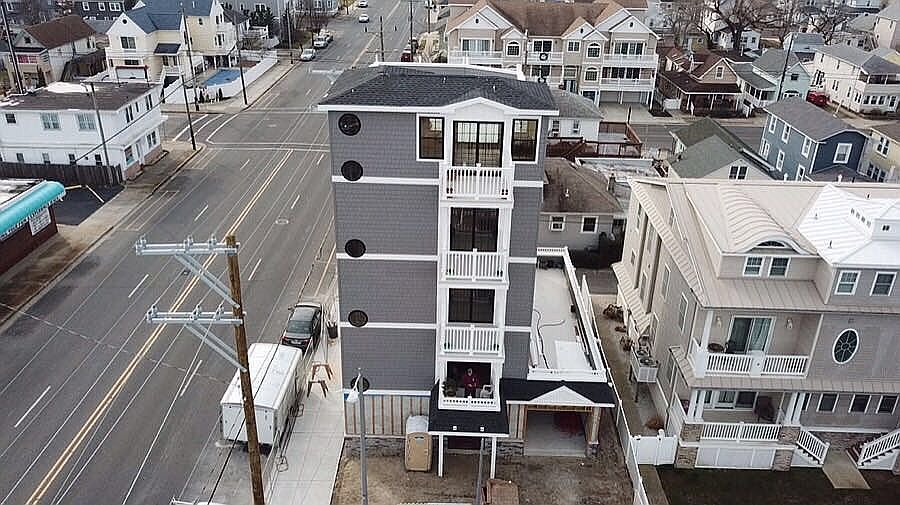1st image of 4516 Park Blvd