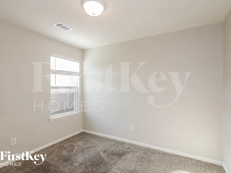 3004 Oak Ln — Photo 13