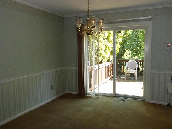 5th image of 807 Chesney Ln