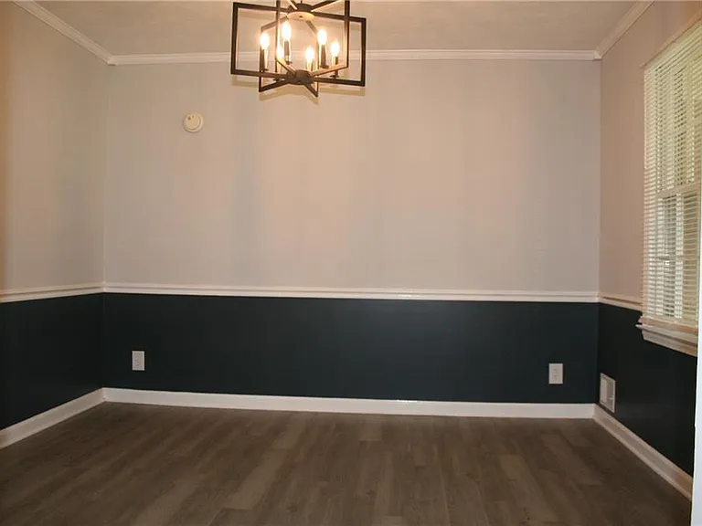 2075 Pinewood Dr — Photo 8
