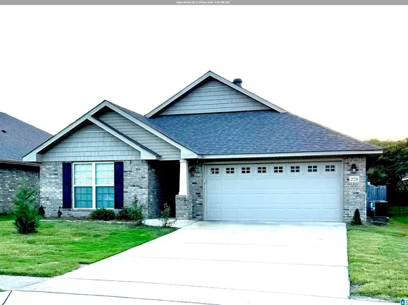 228 Black Creek Trl, Odenville, AL 35120