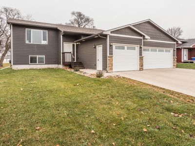 404 Kia Dr, Hartford, SD, 57033