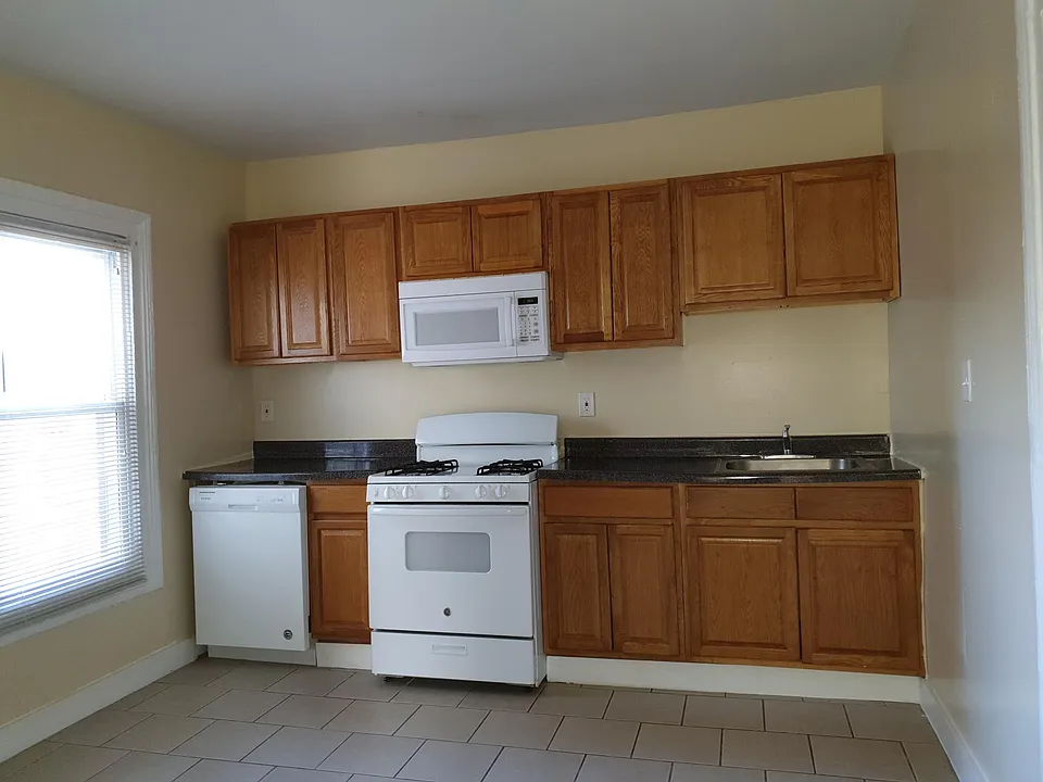 317 Exchange St #1