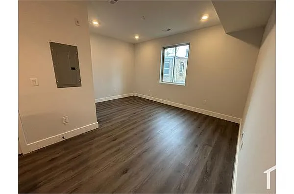 Building Photo - 2249 N 12th St #4D
