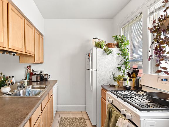 2nd image of 23 E Johnson St #12662412