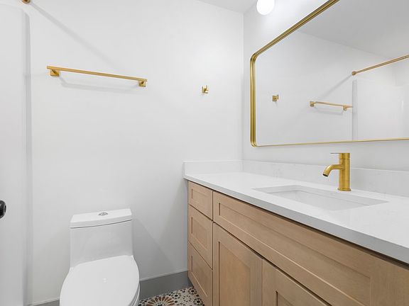 4th image of 530 Continental Dr #A