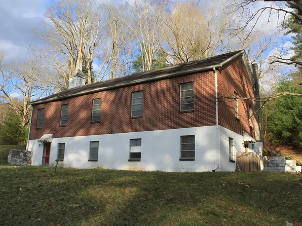 1042 Diana Dr, Webster Springs, WV 26288