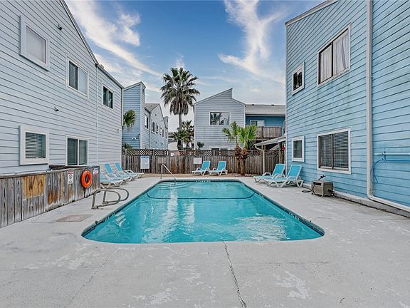 3rd image of 15010 Leeward Dr Unit 9201