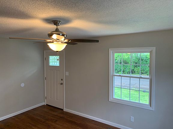 4th image of 609 Shamrock Ave