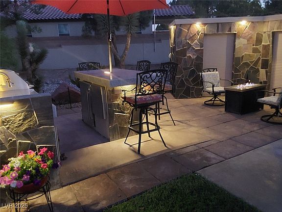 2nd image of 8175 Arville St #190