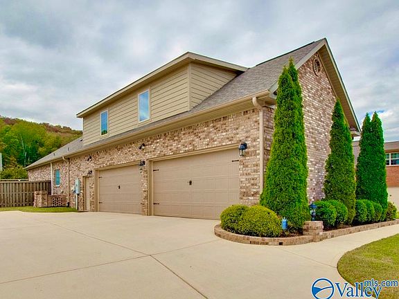 2nd image of 2020 Meadow Creek Cir SE
