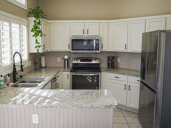 3rd image of 3915 E Renee Dr