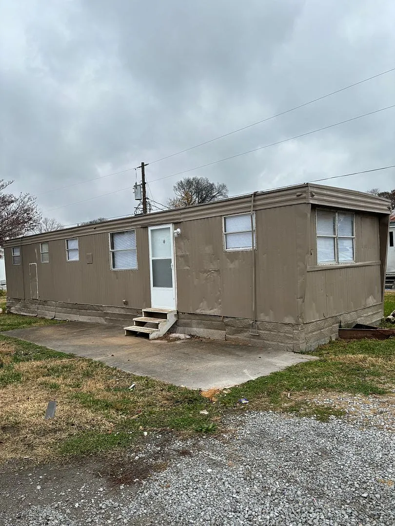 Building Photo - 2871 N Charles Ave #11