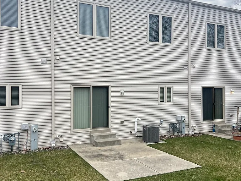 908 East St — Photo 23