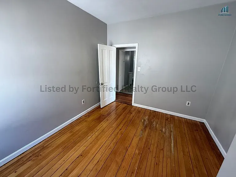 318 Broadway #2 — Photo 7