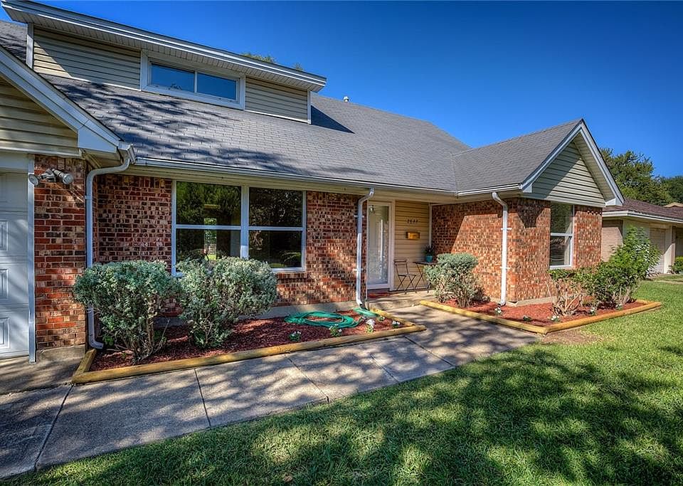 1st image of 2827 Ermine Way