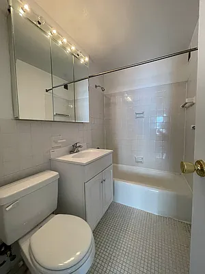 Rented by Bond New York | media 10