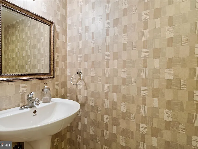 1804 Golf View Ct — Photo 10