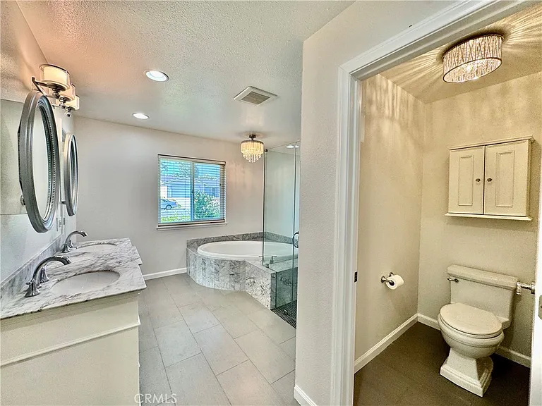 18572 Avolinda Dr — Photo 39