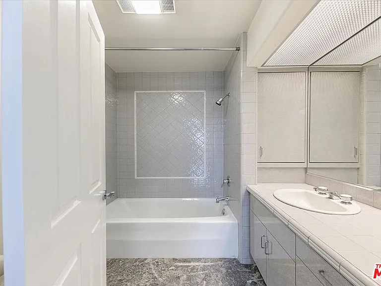 18244 Coastline Dr — Photo 21