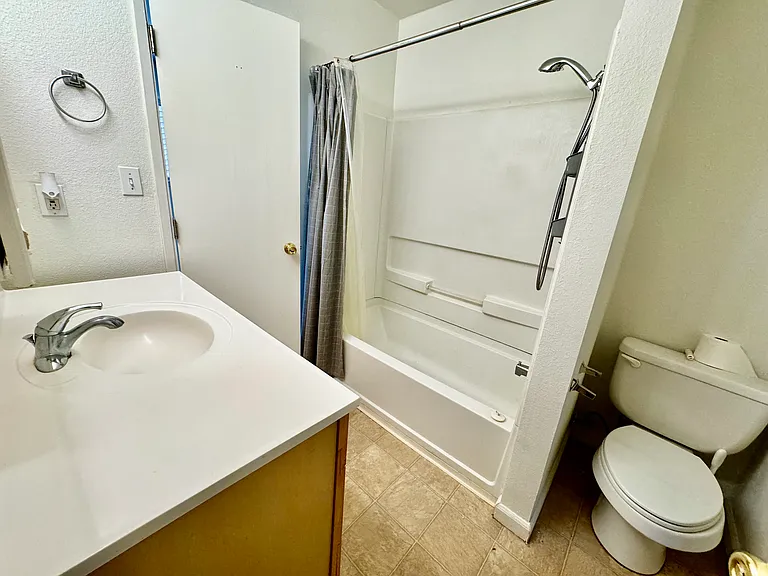 3335 J st — Photo 9