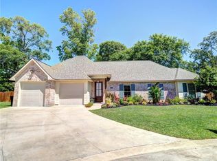 1934 Sarah Ln, Lake Charles, LA 70605