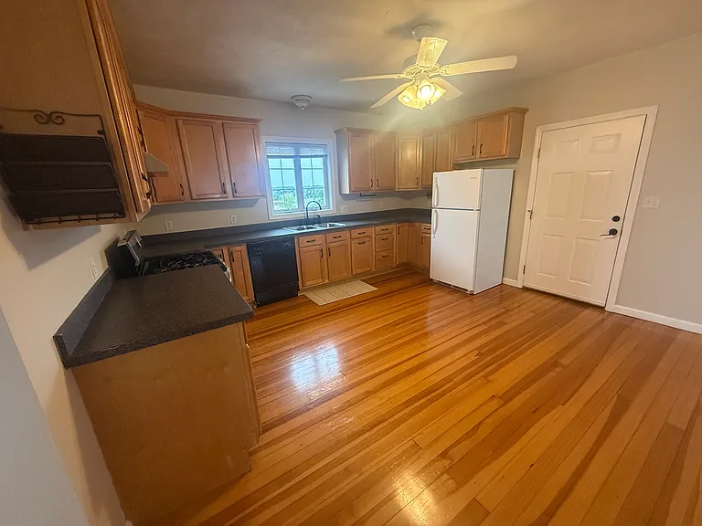 160 Jones St #2 — Photo 2