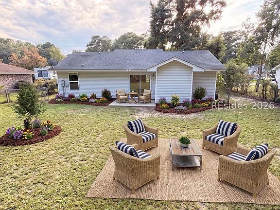 4th image of 9 Burlington Cir
